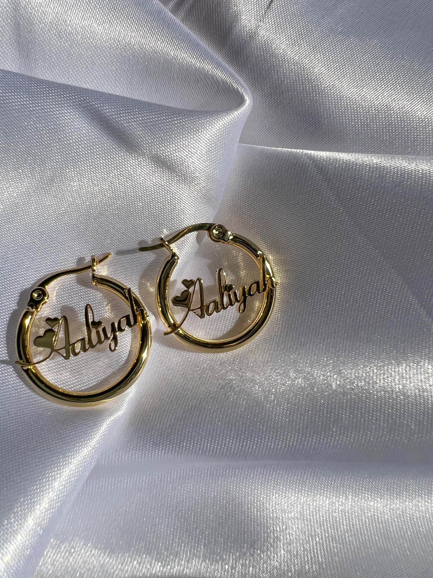 Creative Round Personalized Name Hoops