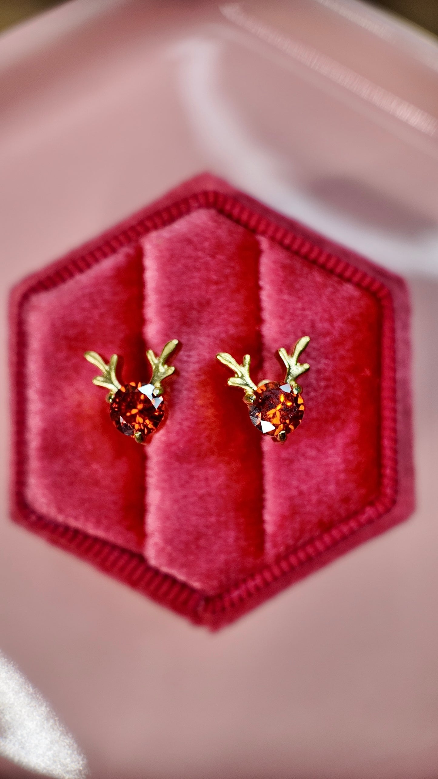 The Red Nose Screwbacks